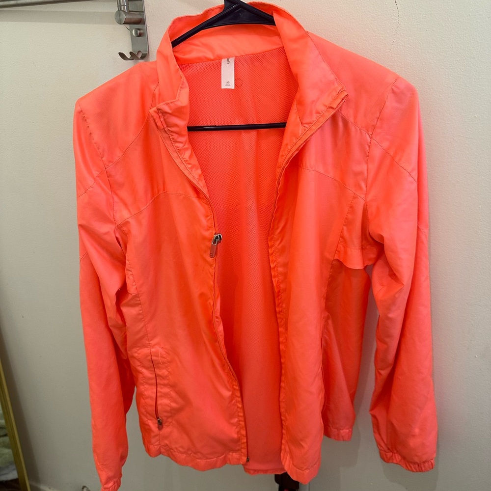 Gap fit active women’s xs salmon/pink windbreaker